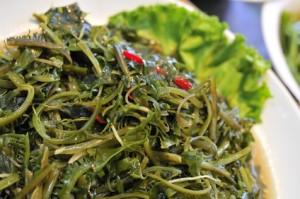 Green healthy seaweed dish