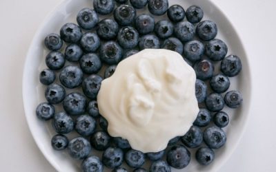 Blueberries and Cream: A Low-Glycemic Breakfast for Hormone Balance and Blood Sugar Control
